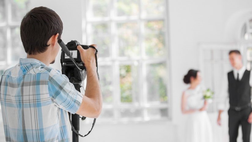 پیدا
        کردن عکاس حرفه ای